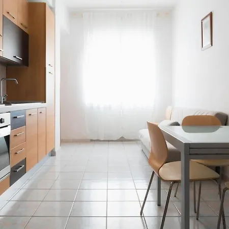 Turati Apartment: Seaside-center